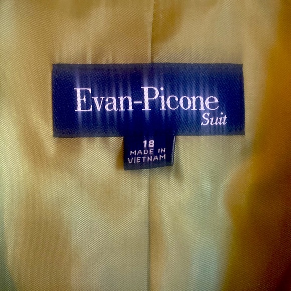 Gorgeous Evan-Picone Jacket. Size 18 💚💚💚 in  Color. Pair it with anything💚. - Picture 8 of 11